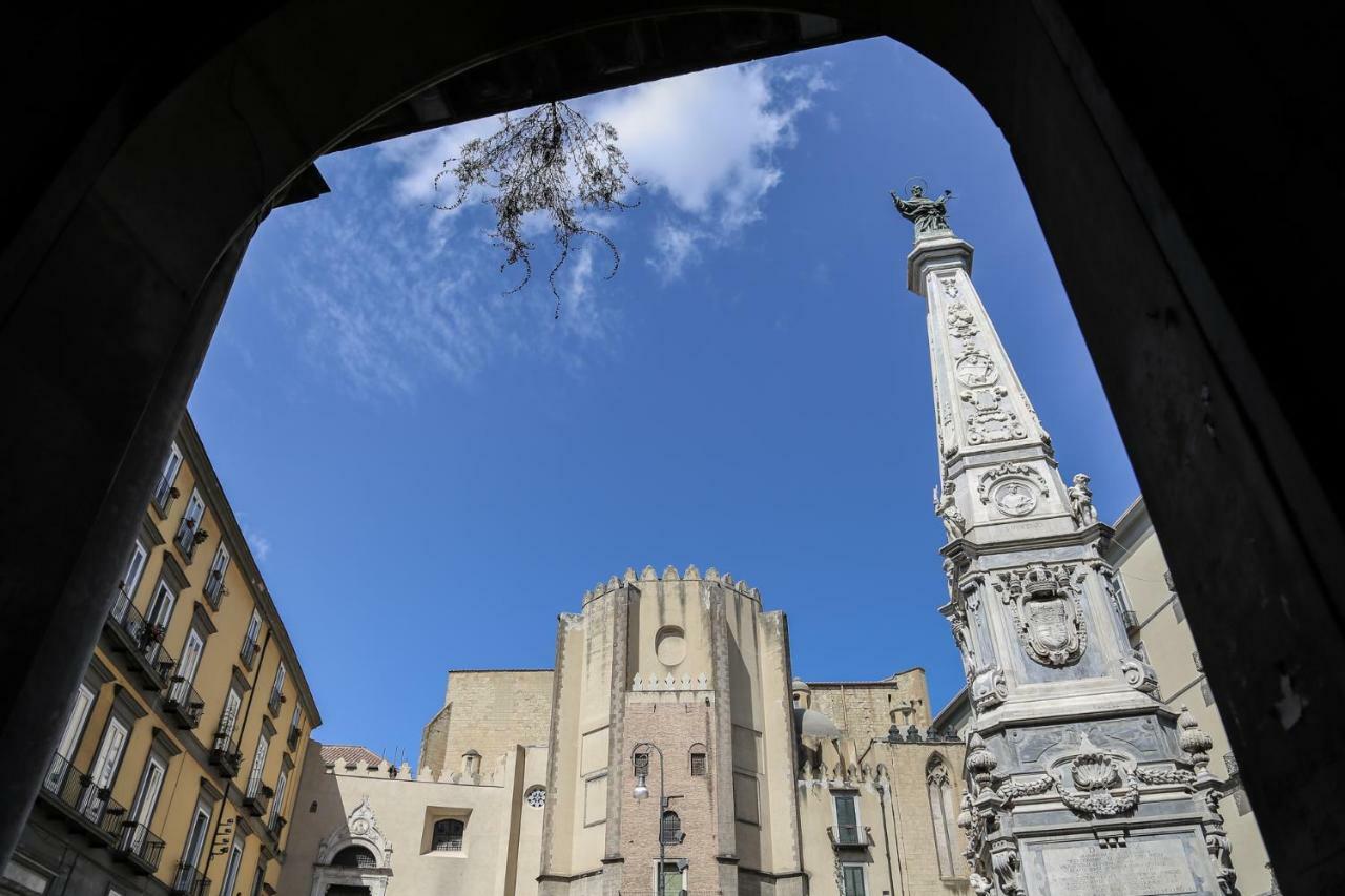Palazzo Carafa Della Spina Room And Apartment Nápoles Exterior foto