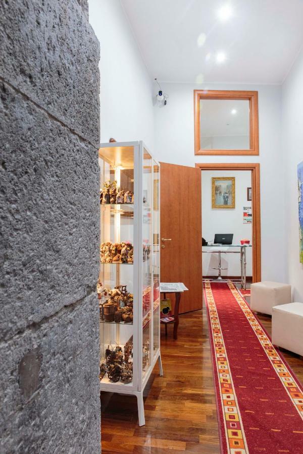 Palazzo Carafa Della Spina Room And Apartment Nápoles Exterior foto