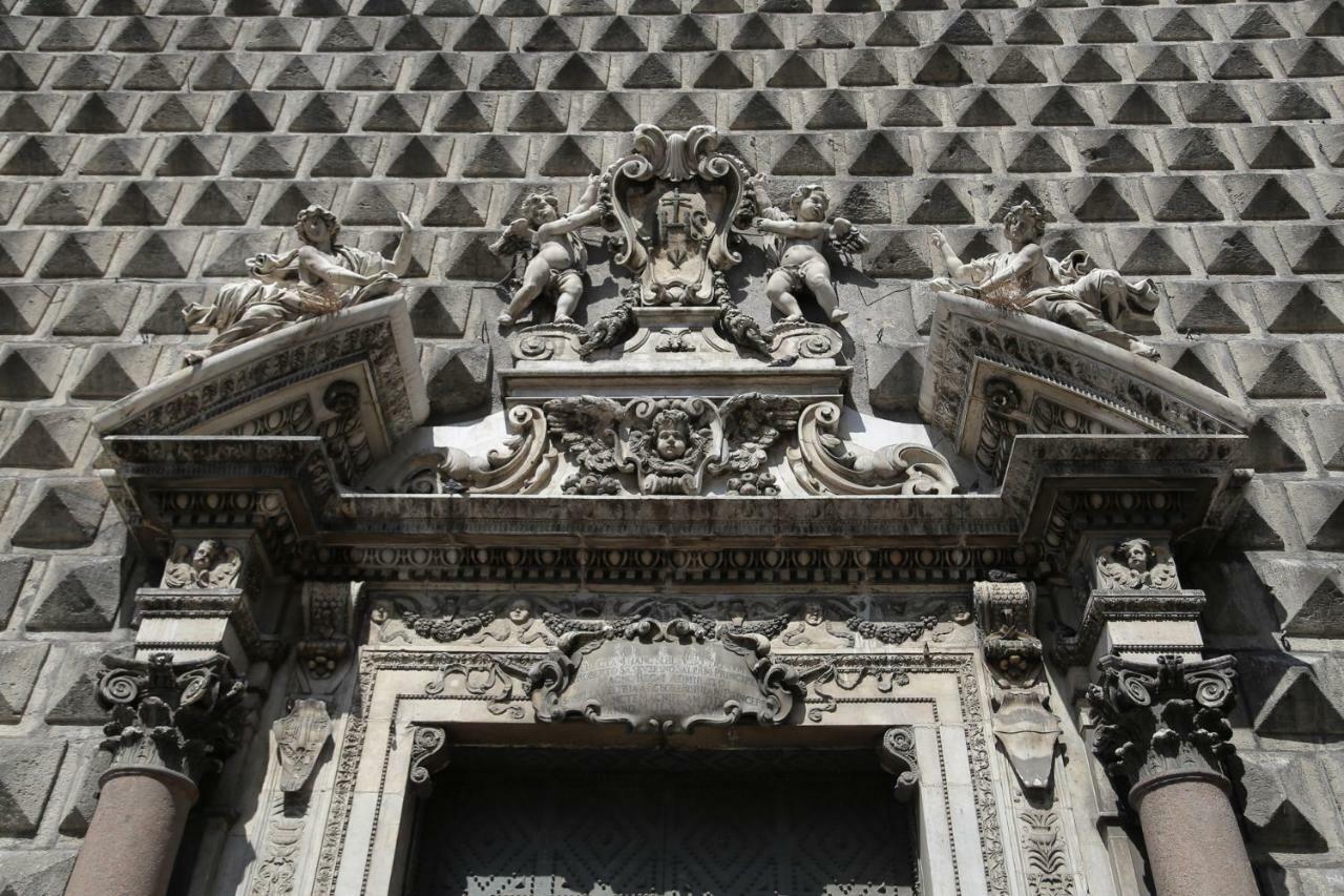 Palazzo Carafa Della Spina Room And Apartment Nápoles Exterior foto